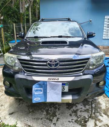 TOYOTA HILUX SW4 3.0 SRV 4X4 7 LUGARES 16V TURBO INTERCOOLER DIESEL 4P AUTOMÁTICO TOYOTA HILUX SW4 3.0 SRV 4X4 7 LUGARES 16V TURBO INTERCOOLER DIESEL 4P AUTOMÁTICO